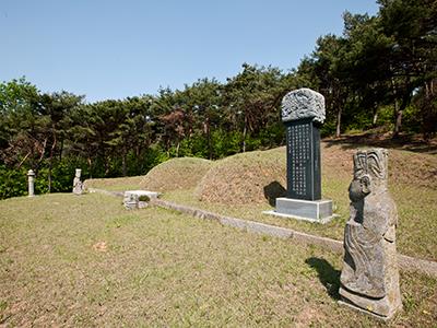 김홍욱 묘 측면 썸네일 이미지